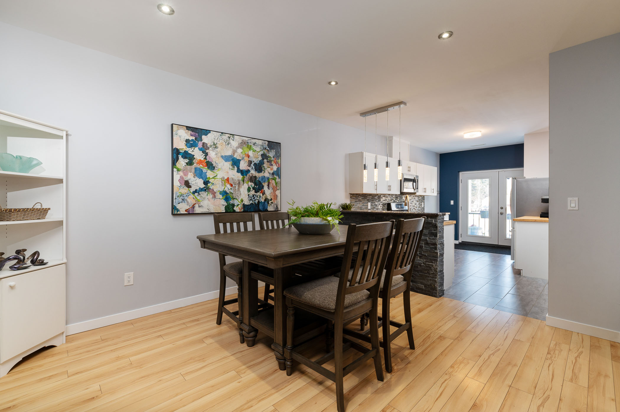 608 Upper James Street, Hamilton - Presented by Campbell & Company Real Estate