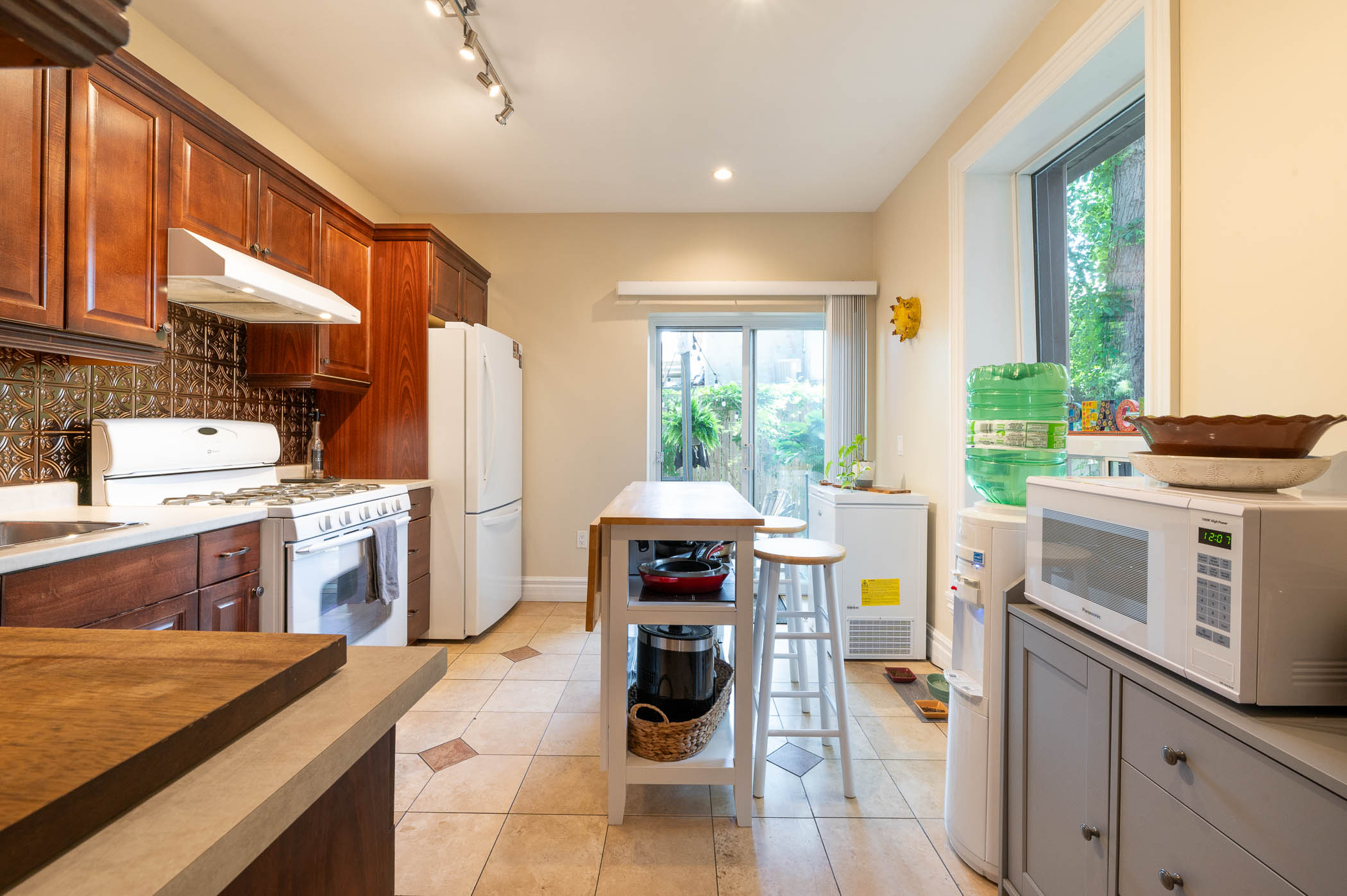 128 Park Street North, Hamilton - Presented by Campbell & Company Real Estate