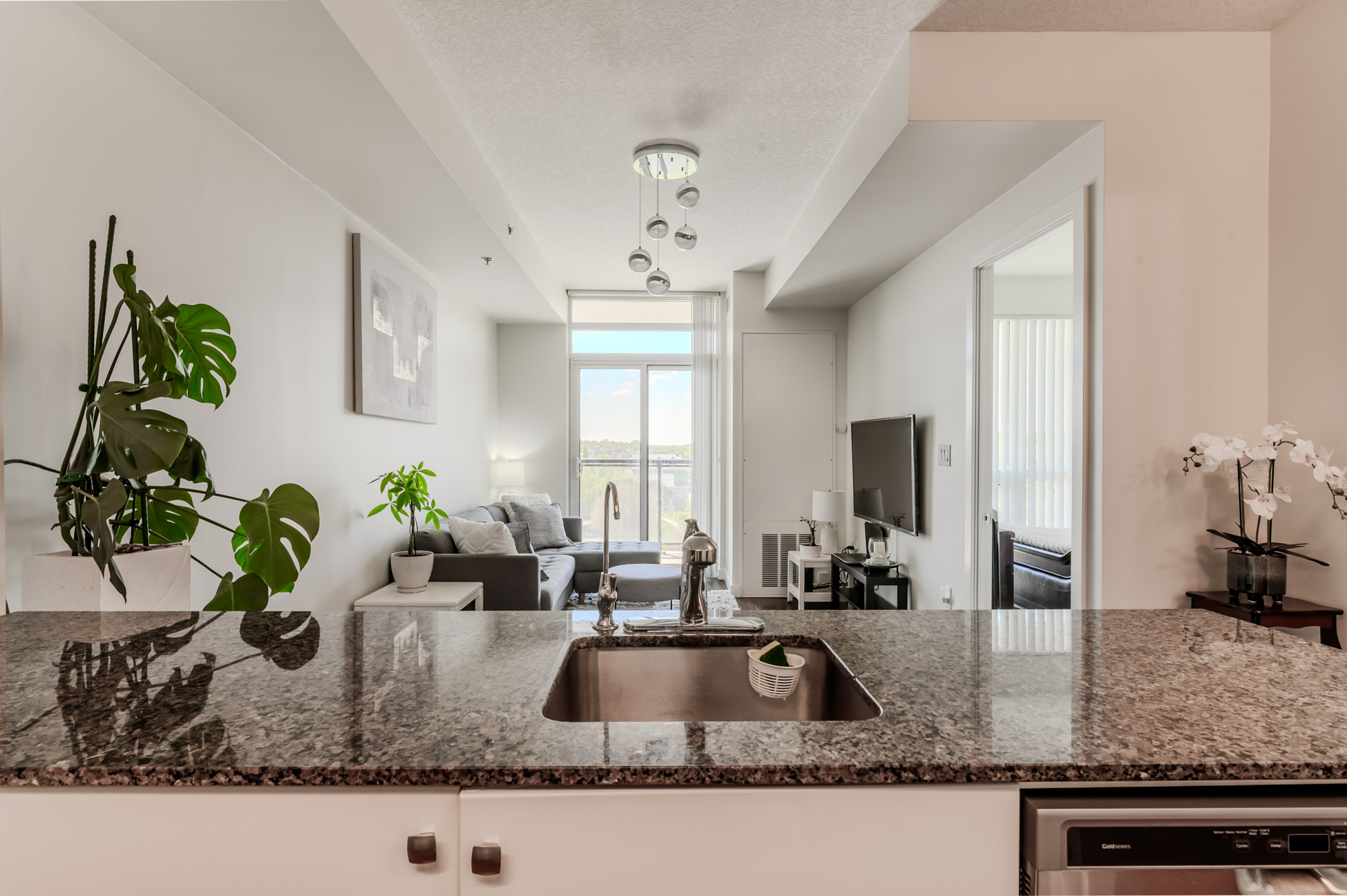 407-150 Water Street North, Cambridge - Presented by Campbell & Company Real Estate