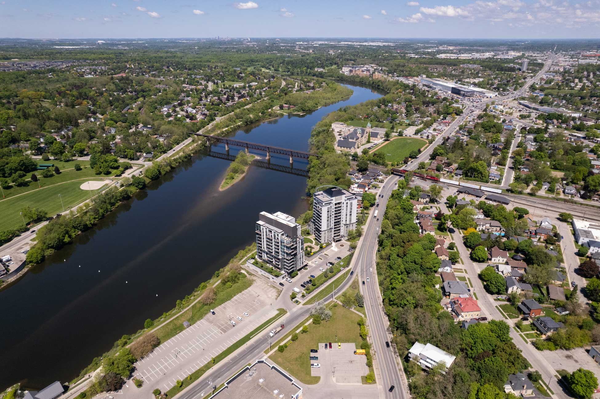 407-150 Water Street North, Cambridge - Presented by Campbell & Company Real Estate