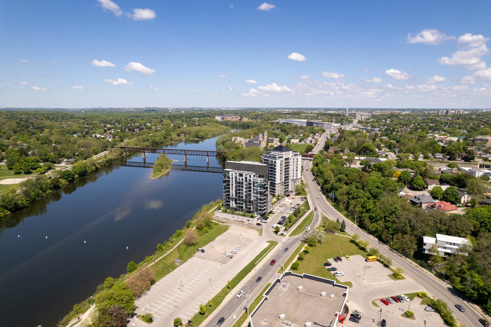 407-150 Water Street North, Cambridge - Presented by Campbell & Company Real Estate