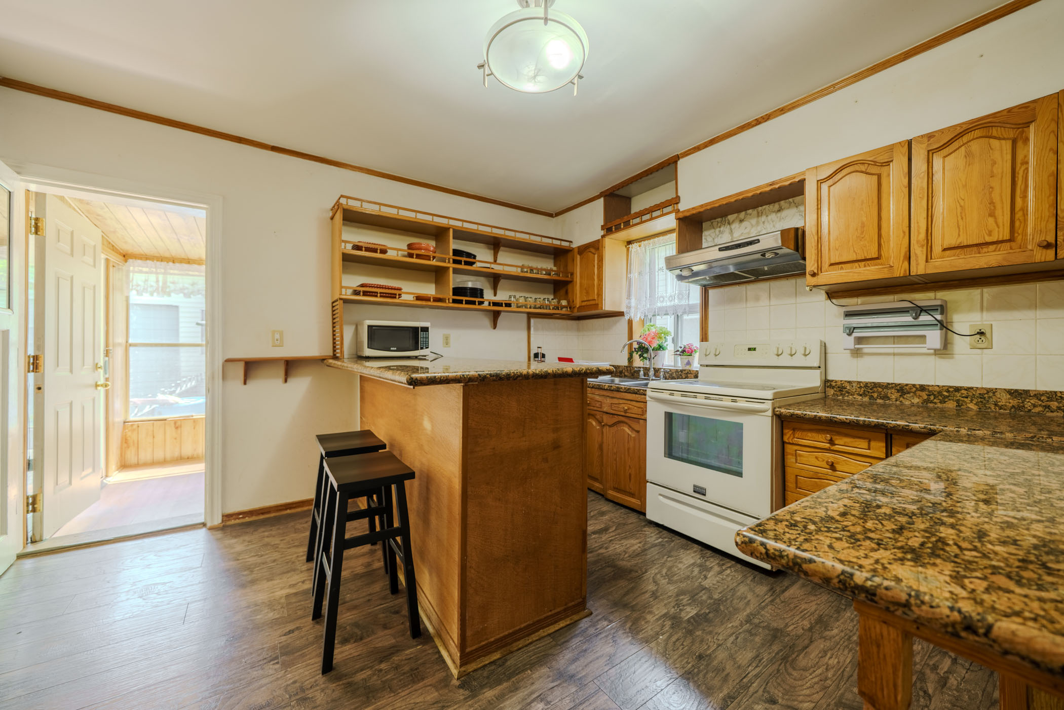 5684 Spring Street, Niagara Falls - Presented by Campbell & Company Real Estate