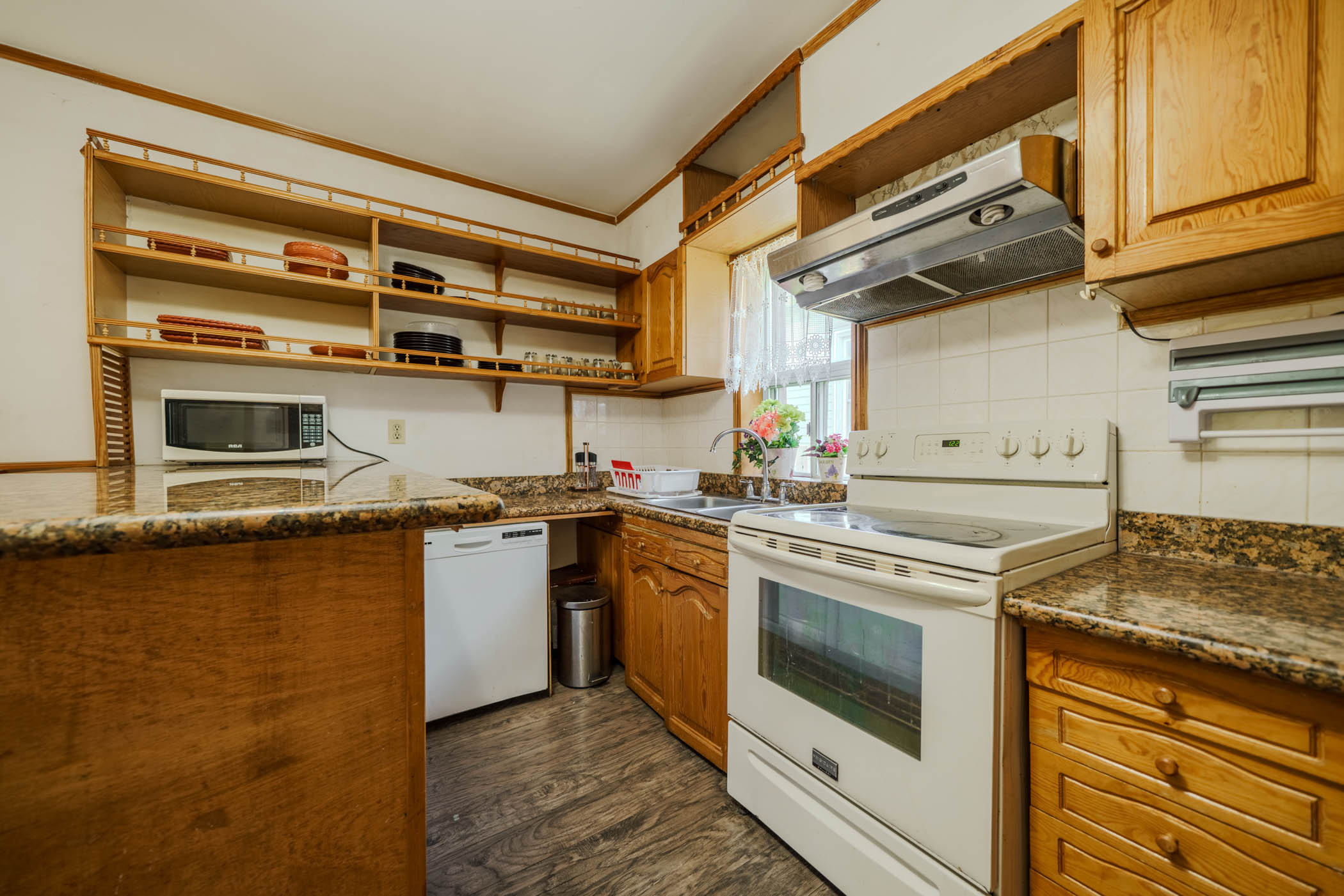 5684 Spring Street, Niagara Falls - Presented by Campbell & Company Real Estate