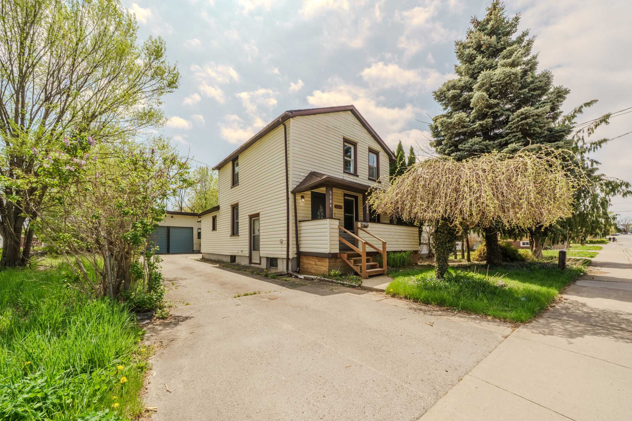 5684 Spring Street, Niagara Falls - Presented by Campbell & Company Real Estate