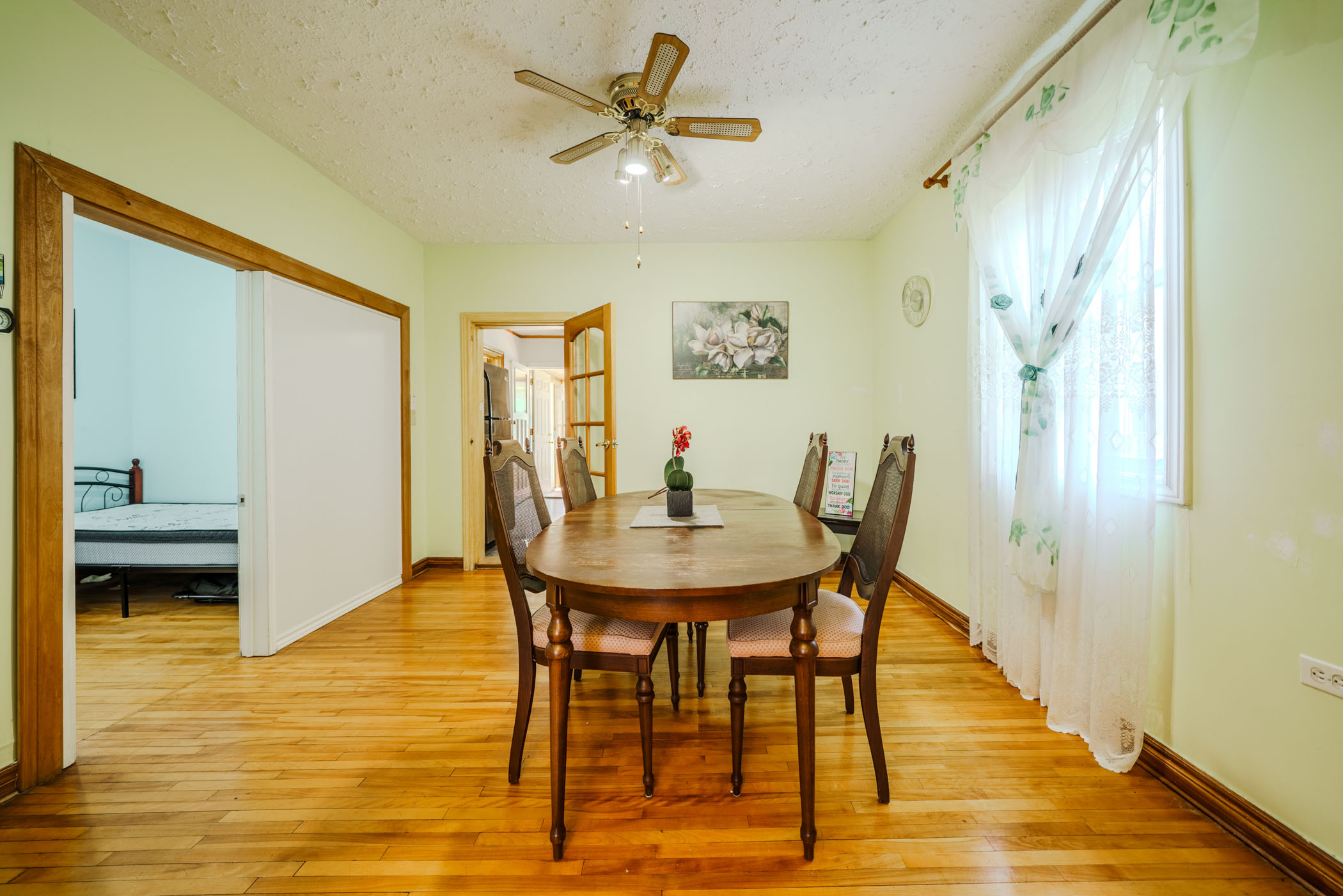 5684 Spring Street, Niagara Falls - Presented by Campbell & Company Real Estate