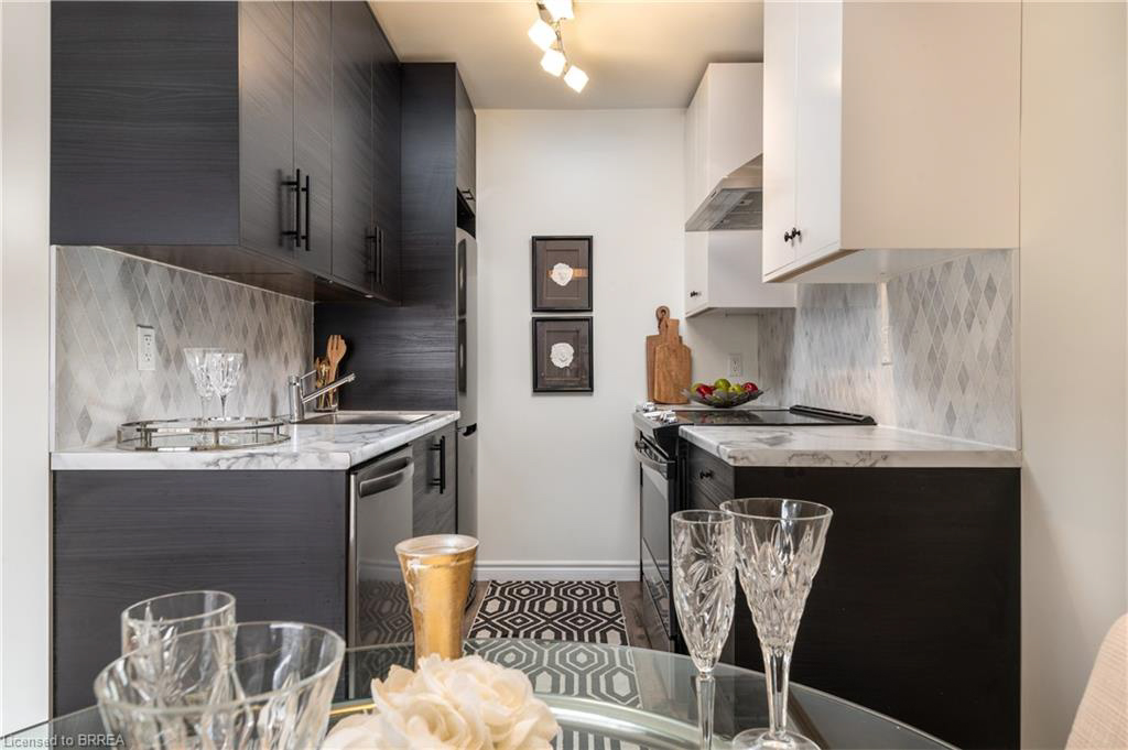 102-200 Charlton Avenue East, Hamilton - Presented by Campbell & Company Real Estate