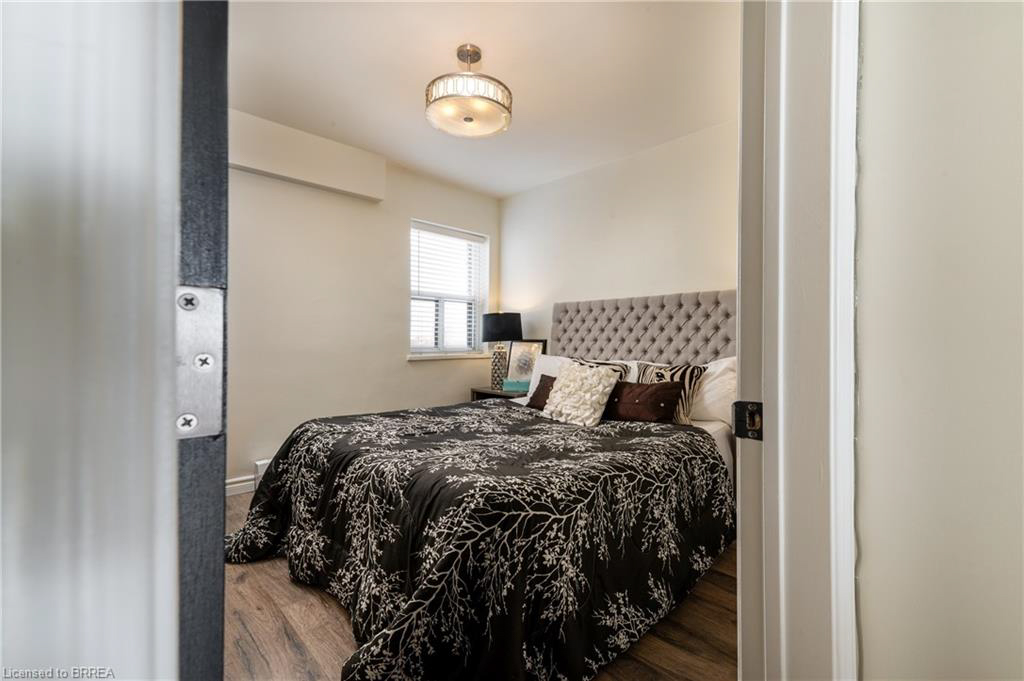 102-200 Charlton Avenue East, Hamilton - Presented by Campbell & Company Real Estate