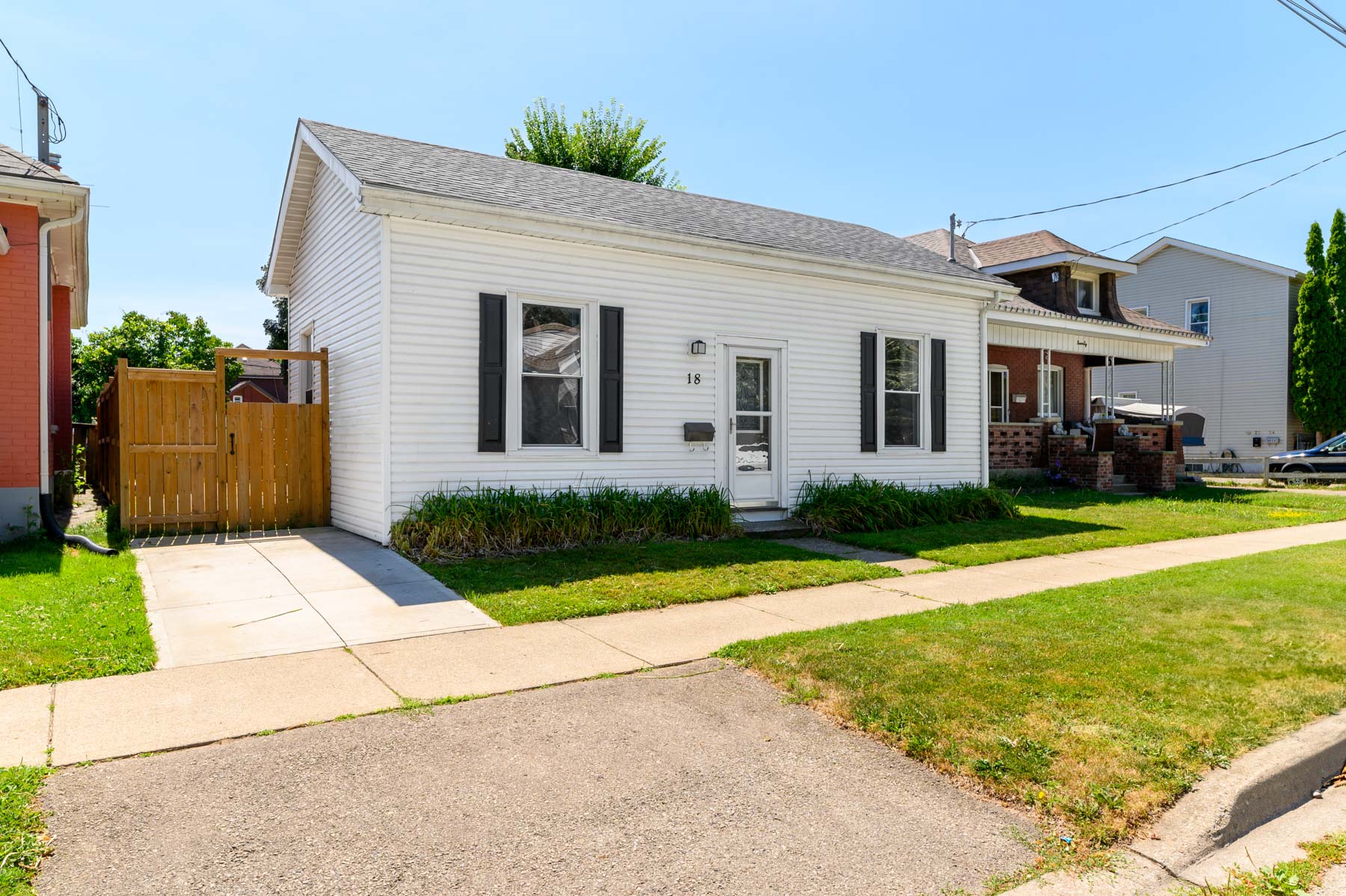 18 Winniett Street, Brantford - Presented by Campbell & Company Real Estate