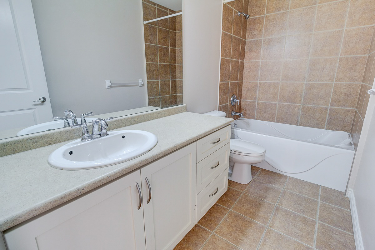 212-125 Wilson Street West, Ancaster - Presented by Campbell & Company Real Estate