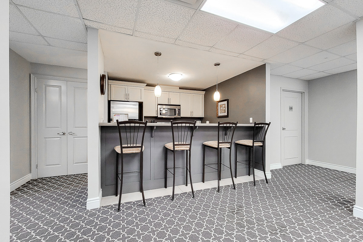 212-125 Wilson Street West, Ancaster - Presented by Campbell & Company Real Estate