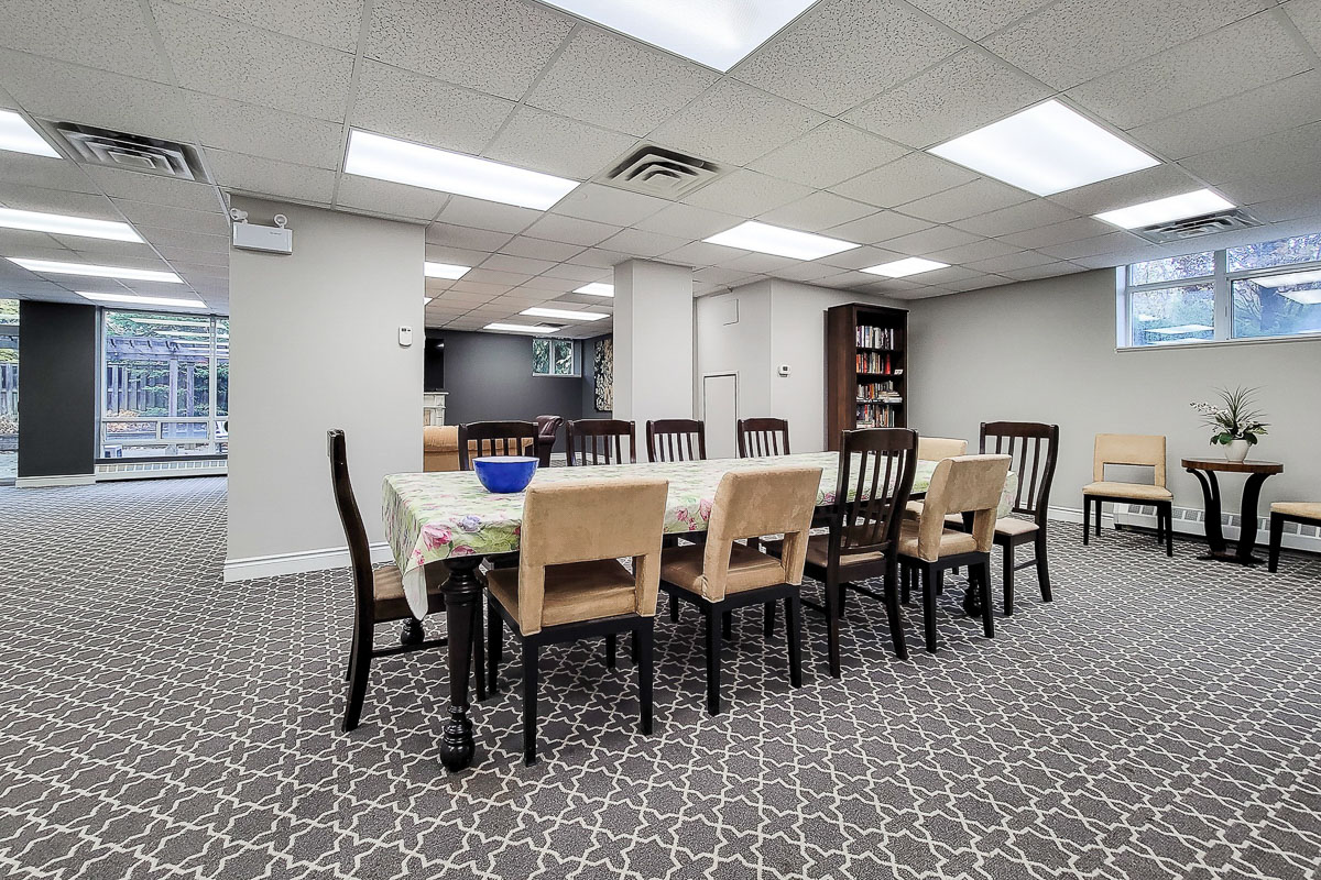 212-125 Wilson Street West, Ancaster - Presented by Campbell & Company Real Estate