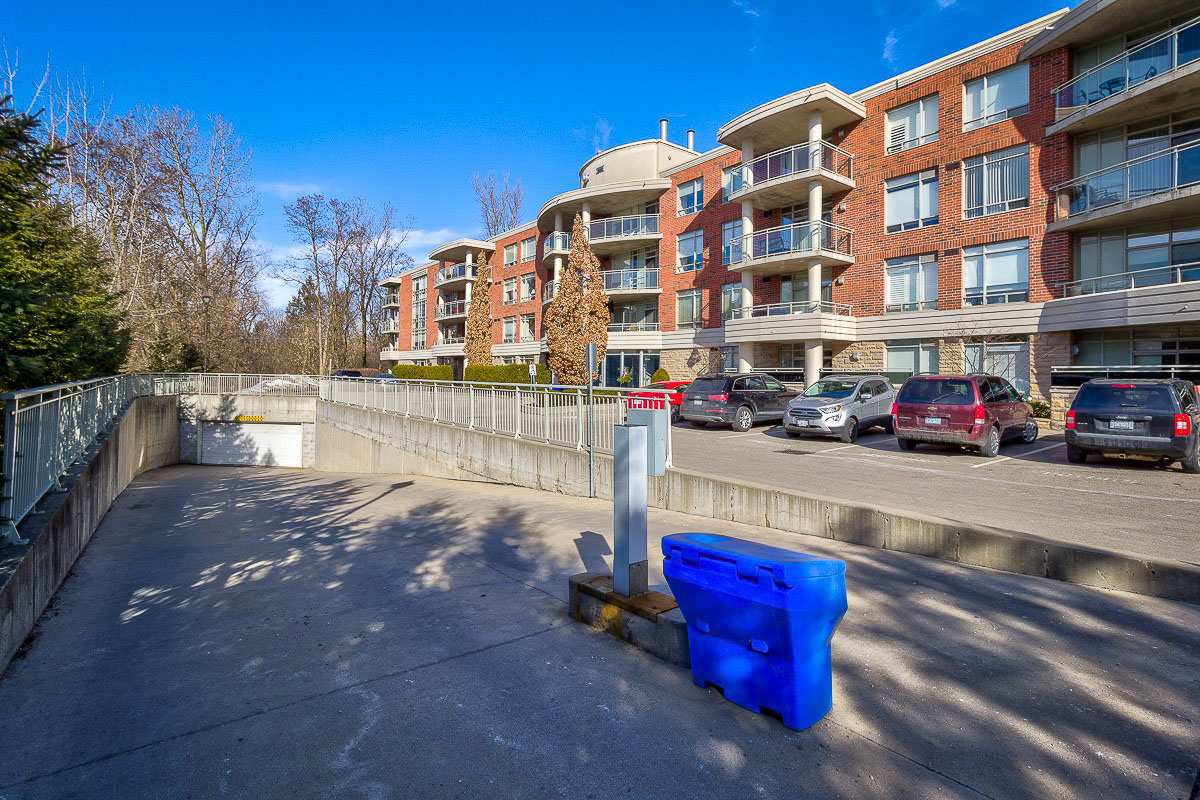 212-125 Wilson Street West, Ancaster - Presented by Campbell & Company Real Estate