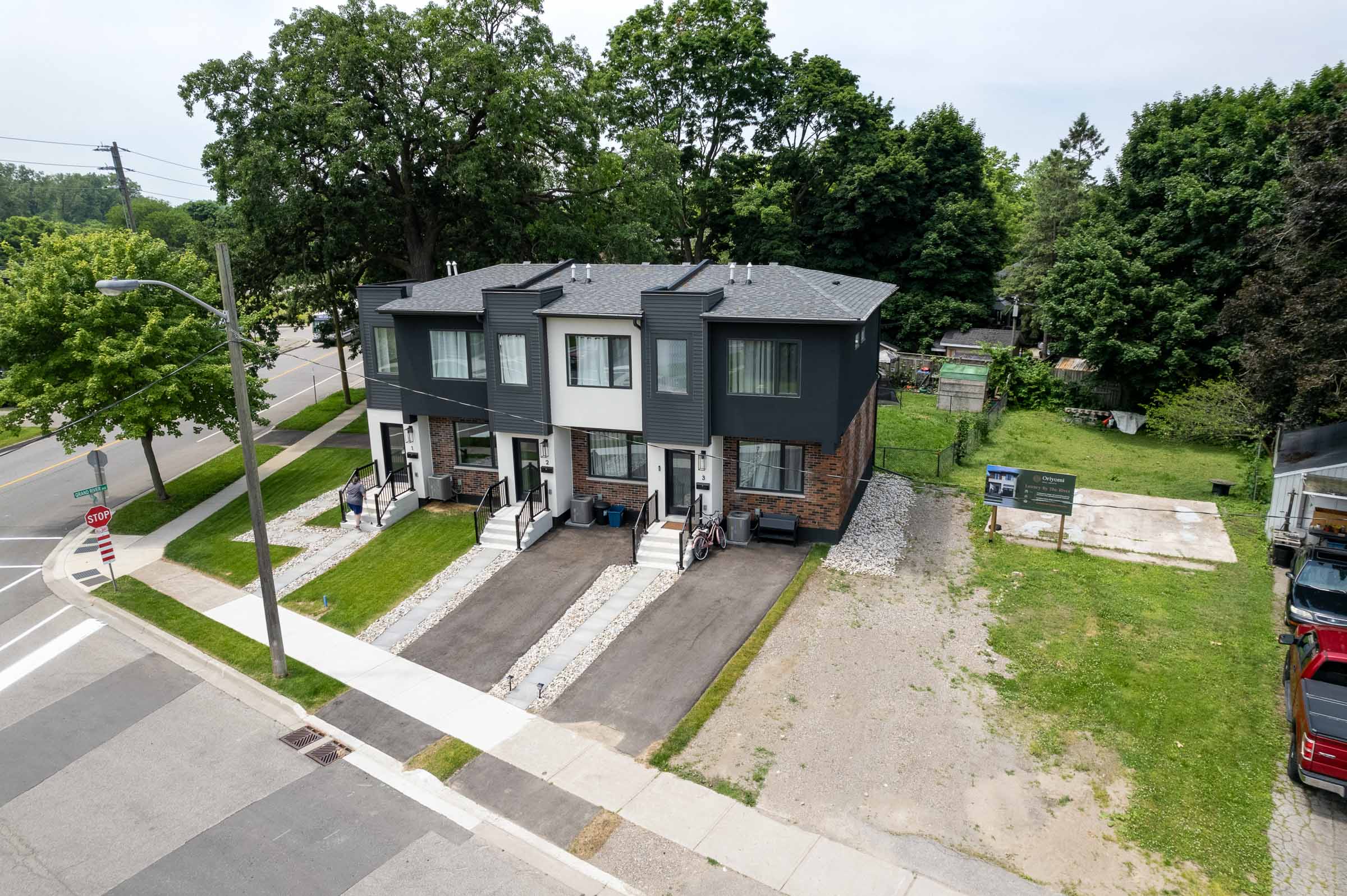 2-163 Grand River Avenue, Brantford - Presented by Campbell & Company Real Estate
