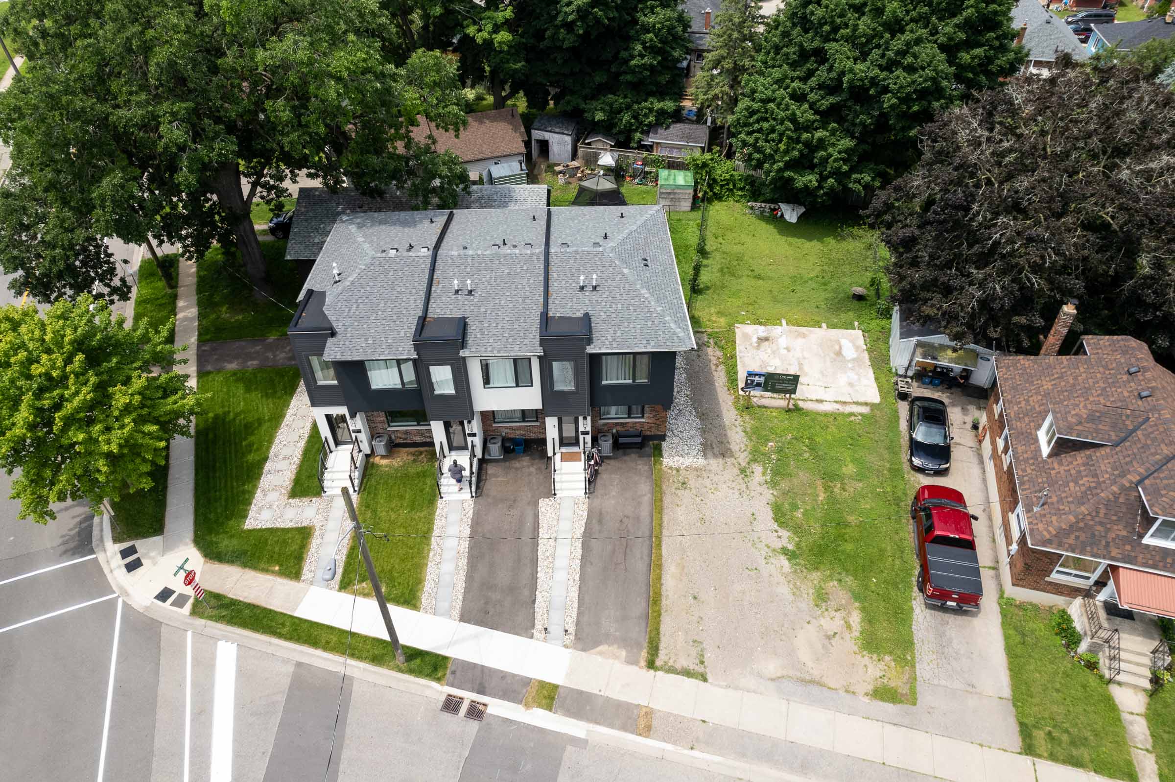 2-163 Grand River Avenue, Brantford - Presented by Campbell & Company Real Estate